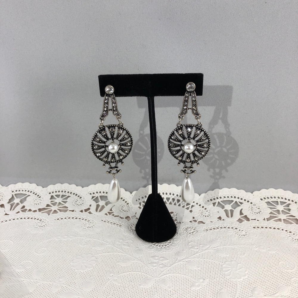 Diamonds and Pearls Earrings O’My